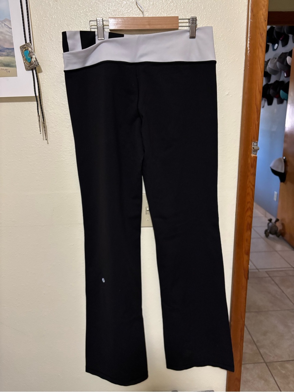 Lululemon - Picture 3 of 5